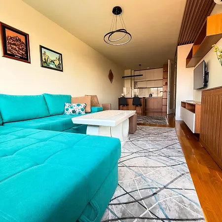 Chic Tower - Prime Spot Apartman *